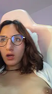 Snapshot of princess_foxxy chatting on 27, 10, 2025 princess foxxy online show from 27, 10, 2025