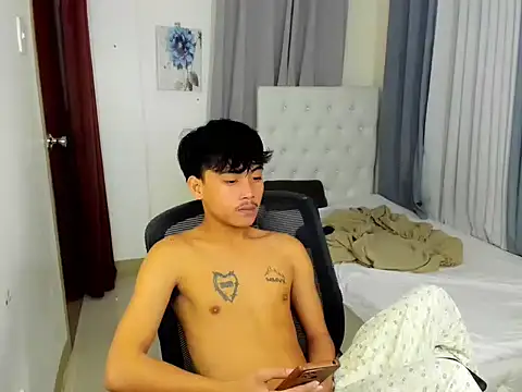 hardcocktwink online show from 7, 11, 2025