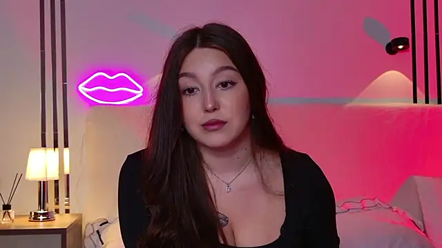  Tessa May  online show from 21, 11, 2025