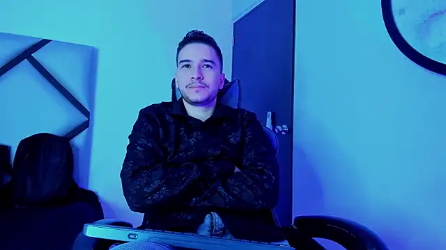 Snapshot of mike_257 chatting on 28, 10, 2025 mike 257 online show from 28, 10, 2025