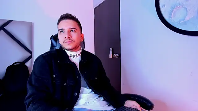 Snapshot of mike_257 chatting on 1, 11, 2025 mike 257 online show from 1, 11, 2025