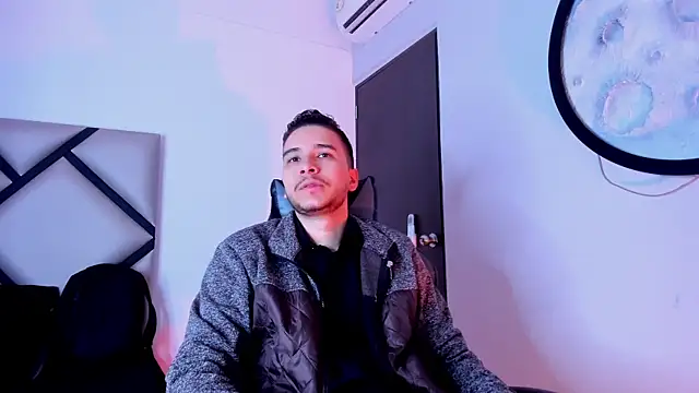 Snapshot of mike_257 chatting on 3, 11, 2025 mike 257 online show from 3, 11, 2025