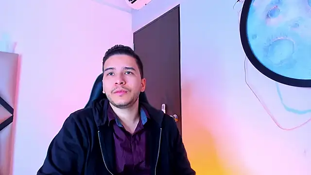 Snapshot of mike_257 chatting on 13, 11, 2025 mike 257 online show from 13, 11, 2025