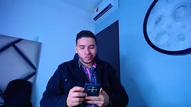 Snapshot of mike_257 chatting on 18, 12, 2025 mike 257 online show from 18, 12, 2025