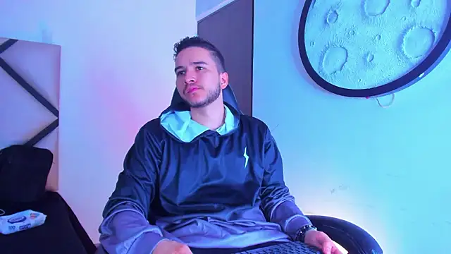 Snapshot of mike_257 chatting on 2, 2, 2026 mike 257 online show from 2, 2, 2026