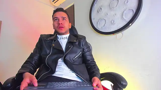 Snapshot of mike_257 chatting on 7, 2, 2026 mike 257 online show from 7, 2, 2026