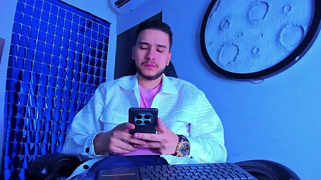 Snapshot of mike_257 chatting on 9, 3, 2026 mike 257 online show from 9, 3, 2026