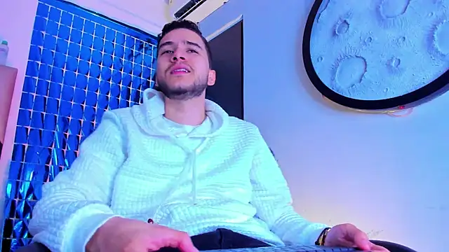 Snapshot of mike_257 chatting on 12, 3, 2026 mike 257 online show from 12, 3, 2026