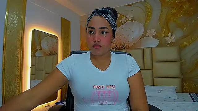 NahomiWalker  online show from 6, 1, 2026