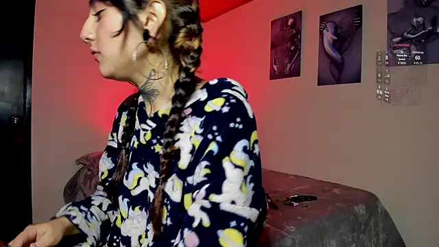 Snapshot of miku_st chatting on 24, 11, 2025 miku st online show from 24, 11, 2025