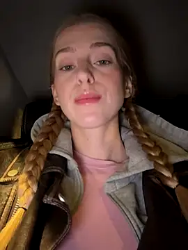 kira mia online show from 25, 11, 2025