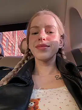 kira mia online show from 3, 5, 2026