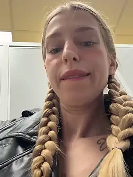 kira mia online show from 9, 5, 2026