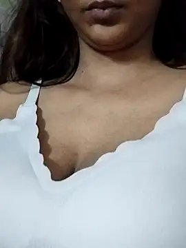 Snapshot of Aaliya_BigBoobs_1 chatting on 28, 6, 2026 Aaliya BigBoobs 1 online show from 28, 6, 2026