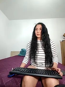 SaraDany online show from 3, 12, 2025