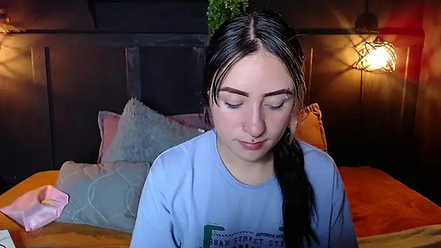 Christine julianne online show from 21, 10, 2025