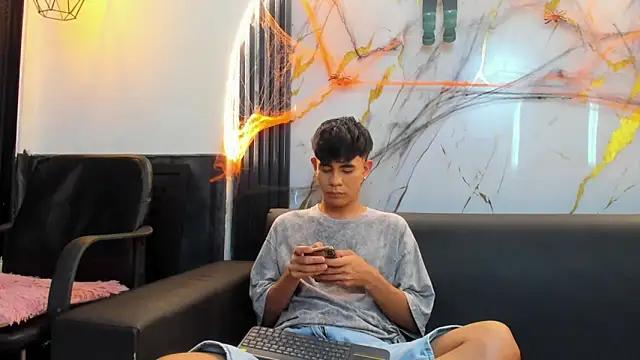 Collins of1 online show from 22, 10, 2025