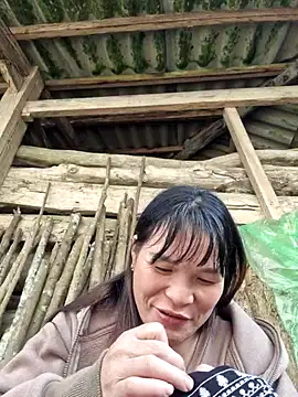 Snapshot of chipu06 chatting on 15, 11, 2025 chipu06 online show from 15, 11, 2025