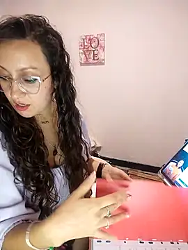 Snapshot of Pinkvixen69 chatting on 9, 2, 2026 Pinkvixen69 online show from 9, 2, 2026