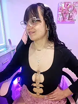 Pinkvixen69 online show from 4, 5, 2026