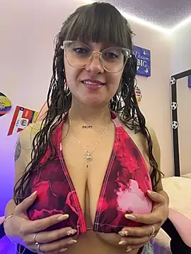 Snapshot of Pinkvixen69 chatting on 16, 6, 2026 Pinkvixen69 online show from 16, 6, 2026
