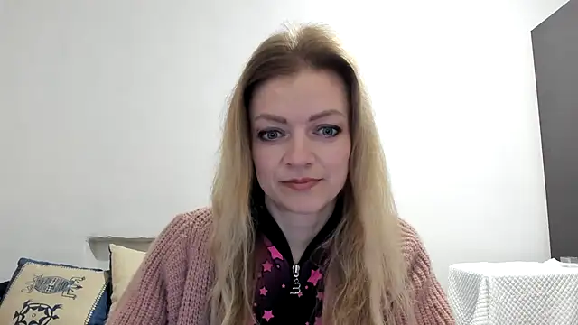 Snapshot of Salionne chatting on 15, 3, 2026 Salionne online show from 15, 3, 2026