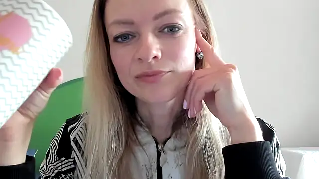 Snapshot of Salionne chatting on 22, 3, 2026 Salionne online show from 22, 3, 2026