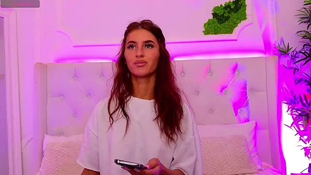 Snapshot of ElisaCharm chatting on 18, 6, 2026 ElisaCharm online show from 18, 6, 2026