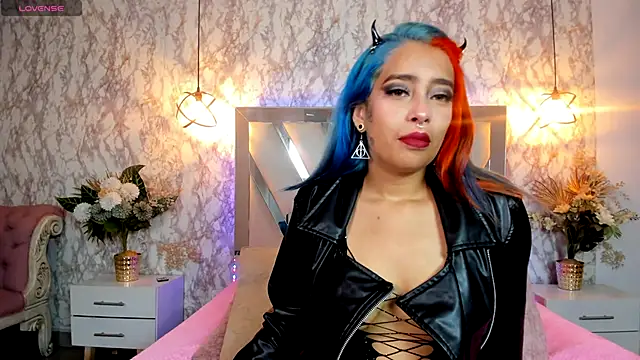 Cristall ravven online show from 21, 10, 2025