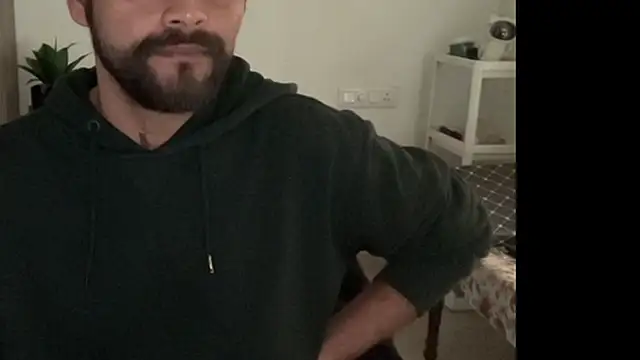 Snapshot of MakeMeAwareAah chatting on 15, 12, 2025 MakeMeAwareAah online show from 15, 12, 2025