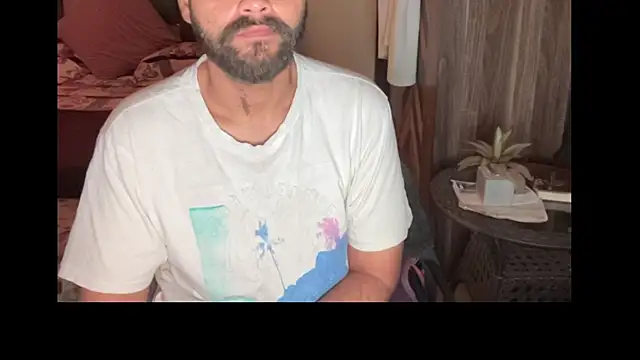 Snapshot of MakeMeAwareAah chatting on 10, 4, 2026 MakeMeAwareAah online show from 10, 4, 2026