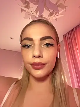 HugeBoobsAlice online show from 13, 7, 2026