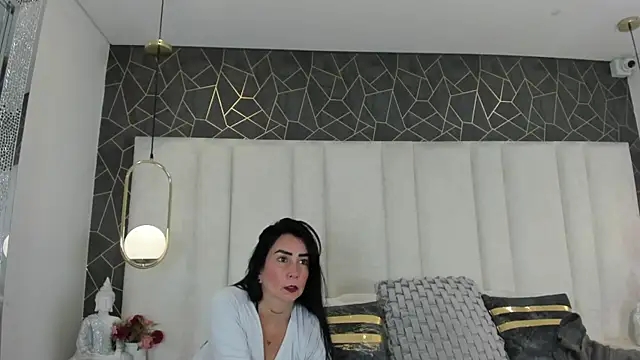 Snapshot of AnnieLove_ chatting on 18, 12, 2025 AnnieLove online show from 18, 12, 2025