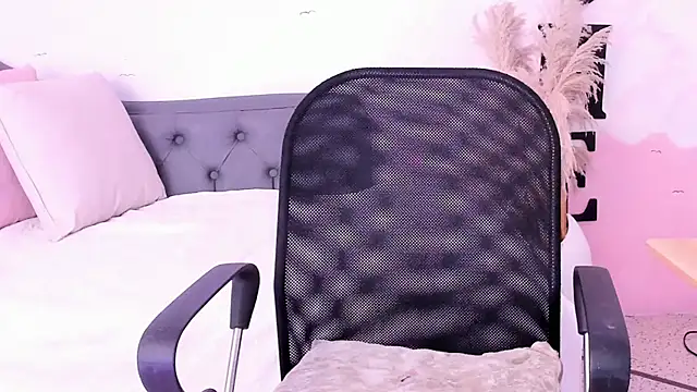 Snapshot of gracehall_1 chatting on 27, 11, 2025 gracehall 1 online show from 27, 11, 2025