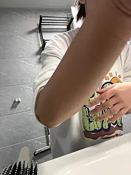 Snapshot of LLLauren_999 chatting on 31, 10, 2025 LLLauren 999 online show from 31, 10, 2025