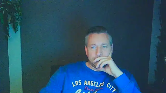 Snapshot of Woody_Longbong chatting on 4, 11, 2025 Woody Longbong online show from 4, 11, 2025