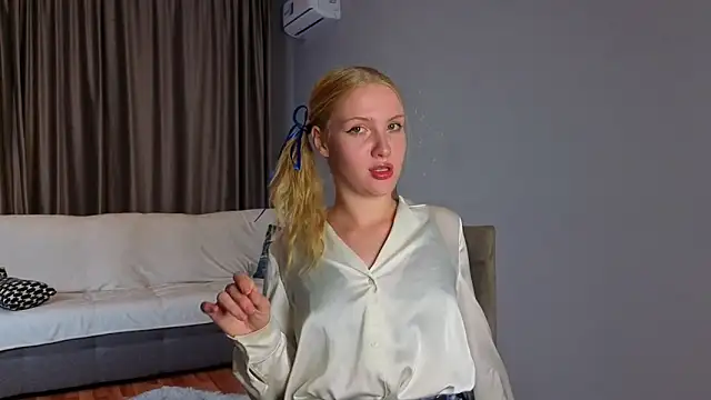 Snapshot of mcdony chatting on 24, 10, 2025 mcdony online show from 24, 10, 2025