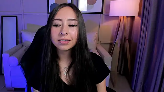 Snapshot of riley__reid chatting on 12, 11, 2025 riley reid online show from 12, 11, 2025