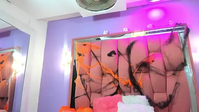 Snapshot of SHARICKMONTANO chatting on 30, 10, 2025 SHARICKMONTANO online show from 30, 10, 2025