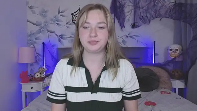 Snapshot of Ailissa__fox chatting on 24, 10, 2025 Ailissa  fox online show from 24, 10, 2025