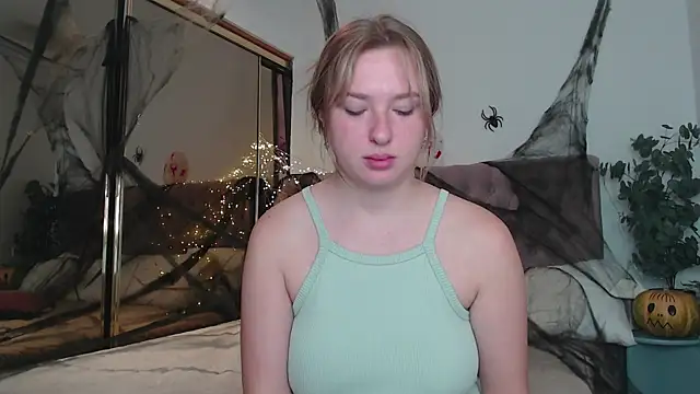 Snapshot of Ailissa__fox chatting on 25, 10, 2025 Ailissa  fox online show from 25, 10, 2025