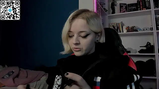 Holy Mistress S online show from 16, 1, 2026