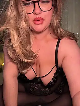 Scottish Milf Bella xo online show from 27, 2, 2026