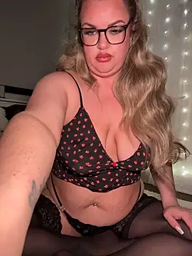Scottish Milf Bella xo online show from 13, 3, 2026