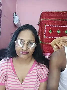 Snapshot of CoupleShow_432 chatting on 24, 5, 2026 CoupleShow 432 online show from 24, 5, 2026