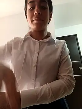 BabyCaramel18 online show from 3, 11, 2025