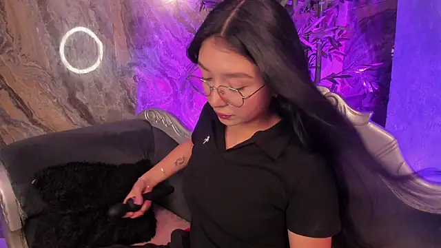 sydney miller  online show from 4, 3, 2026