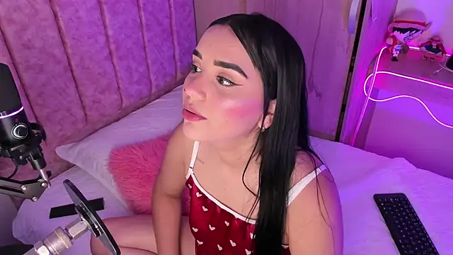 Snapshot of laana_foxx chatting on 2, 7, 2026 laana foxx online show from 2, 7, 2026