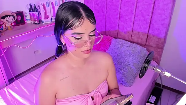 Snapshot of laana_foxx chatting on 15, 7, 2026 laana foxx online show from 15, 7, 2026