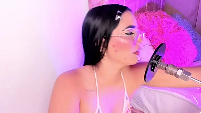 Snapshot of laana_foxx chatting on 8, 8, 2026 laana foxx online show from 8, 8, 2026